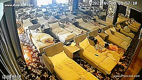 Hackers use the camera to remote monitoring of a lover's home life 564
