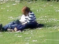 Handjob in the park for her lucky boyfriend