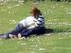 Handjob in the park for her lucky boyfriend