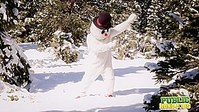 Helpless Brandi de Lafey Strokes A Lonely Snowman - Public Handjobs