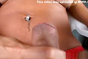 Hilda Brasil Is A Fabulous blond tranny