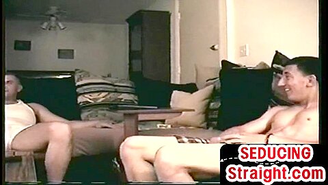 Homemade str8 stud sucked by gay at home till cumshot