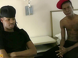 Hoody Lavaye In Dontrez Gets Some Good Dick And Facial From