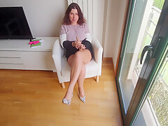 Hot Milf In Im Mad At The Boss! Squirt On The Floor In The Office! Let Him Wash It!