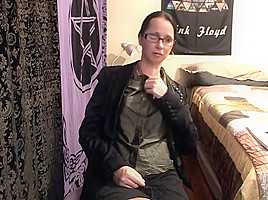 Hot Slim Amature Milf rubbing her pussy on cam