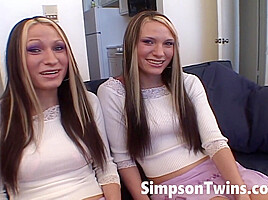Hot brunette twins share a lesbo pussy