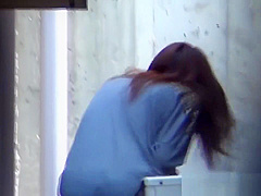 Hot japanese babe pisses in public alley