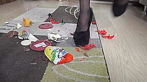 I Love To Destroy All With My Crush Heels The Destroying Mood Of Princess Kirstin - SoloAustria