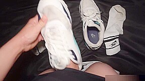 I Masturbate And Cum On My Sneakers And Socks