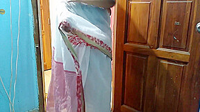 Indian Desi Maa Sari Pahane Hue Beta Ko Jabaradastee Chodatee Hai - Tamil Xxx Video