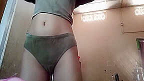 Indian Girl Showing Wet Pussy