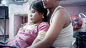 Indian House Wife Hot Big Boobs Show And Pressing