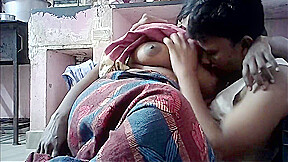 Indian House Wife Hot Big Boobs Show And Pressing