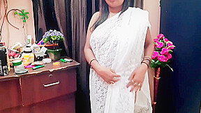 Indian Housewife Saree Show 1