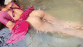 Indian Outdoor Village Opne Water Tenk Bathing Desi Girl Hindi Audio