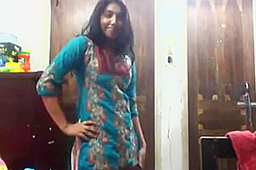 Indian Punjabi Girl Home Made Strip Tease Mms Sex