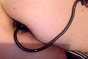 Inflatable butt plug in bbw whores ass