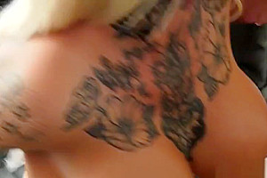 Insanely hot tranny gets fucked in the butt