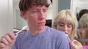 Is A Sneaky Stepsister On Pornhd - Jessie Saint