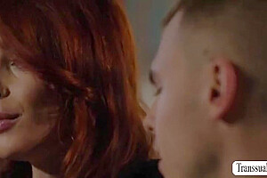 Janie Blade In Shemale Redhead Jamie Blade Licks And Barebacks Her New Guy