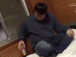 Japanese Babe been brought to a room & have sex
