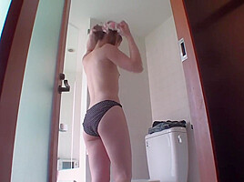 Japanese panties thief caught by freshly showered gyaru