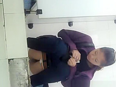 Japanese teen 18+ caught pissing