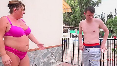 Jojo Seduces Her Personal Trainer