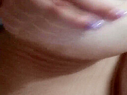 Jovencita En Panty Juega Y Chupa Sus Grandes Tetas