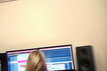 Julia Pink - Bei Der Einspielung Ihrer Neuen Single Werden Die Hohen Tone Immer Getroffen 39 Min