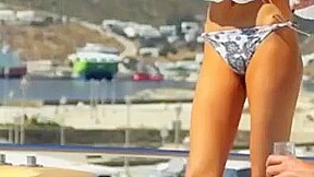 Kendall & Kylie Jenner Fap Challenge! college girl! BIKINI! WANK!