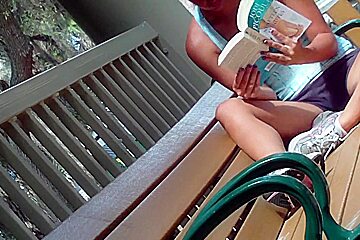 Kinky upshorts HD video of a nerdy gal