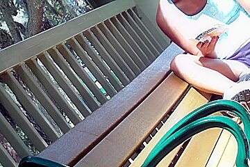 Kinky upshorts HD video of a nerdy gal