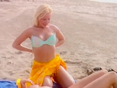 Krystal De Boor In Strandnixen Werden Hardcore Gefickt