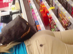 Latina VPL ass in tight pants