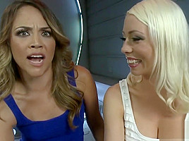 Lesbian babes upside down for dildo machine