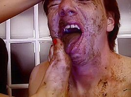 Lexi Sindel mud foot mouth