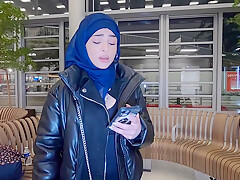 Liranienne Voilee Nadja Se Fait Defoncer En Anal Dans Les Wc Et Dans Un Couloir Pour Payer Lavion