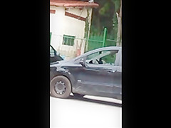 Loirona telefonando