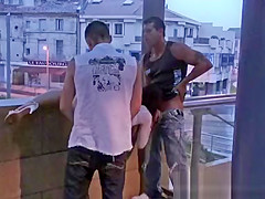 MMF threesome in public