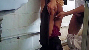 Madam Ne Mms Banayi, College Girl Ne Bathroom Me Kiya Ghapagap With 18 Years