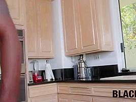 Man Comes To Fix Kitchen Plumbing But Bangs White Pussy