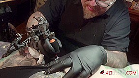 Marie Bossette Deals With a Very Painful Tattoo!
