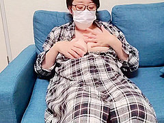 Married Woman Showing Her Pussy Wet