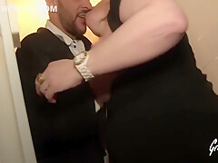 Mature Affamee Se Tape Un Couple Et Le Serveur 15 Min