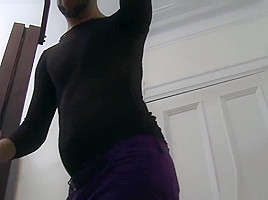 Mature gets medieval torture method and duck tape her pussy