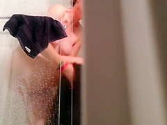 Milf shakes butt while wiping herself