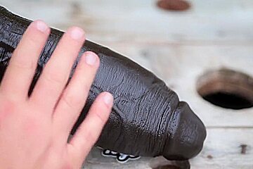 Mr Hankeys Toys Atlas Review: Bow Down To This God Of A Dildo
