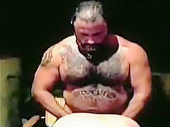 Muscle Hunks Fuck Bareback