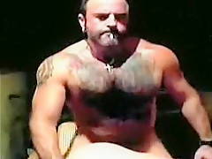 Muscle Hunks Fuck Bareback